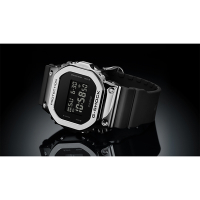 CASIO 卡西歐 G-SHOCK 超人氣軍事風格手錶 送禮首選-銀x黑 GM-5600-1
