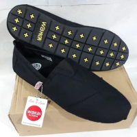 sepatu slip on pria WAKAI hitam original - Hitam, 43 ORIGINAL!!!