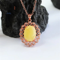 Natural Honey Wax Chicken Oil Yellow Amber Egg Face Hollow Out Necklace Simple Elegant Personalized Fashion Versatile Jewelry