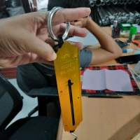 Timbangan Gantung koper manual BESOT 50kg AMANI
