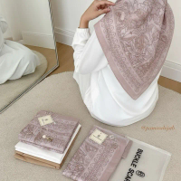 Pamirahijab Hijab Viral Segiempat Buckle Pouch Motif Buckle Scarves Logo dengan Desain Elegan dan Fu