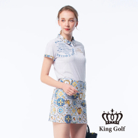 【KING GOLF】實體同步款-女款文字印圖領片印花金蔥LOGO刺繡涼感短袖POLO衫/高爾夫球衫(白色)