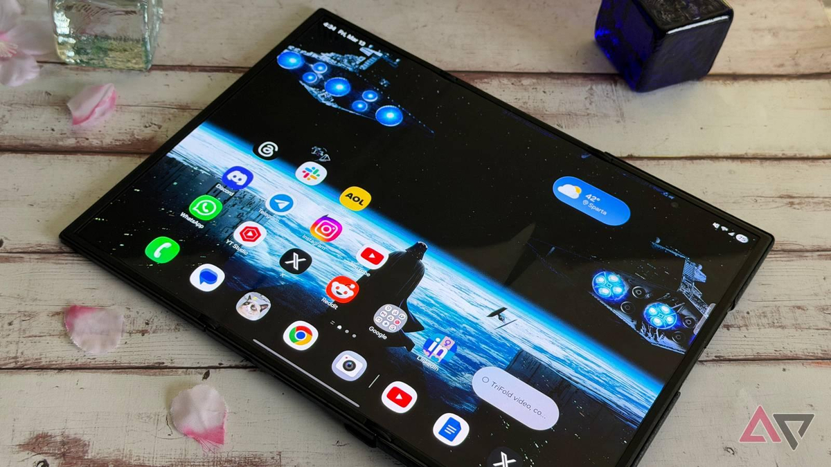 Samsung の特許が示唆する Galaxy Z TriFold 2 用の内蔵 S Pen、ヒンジ