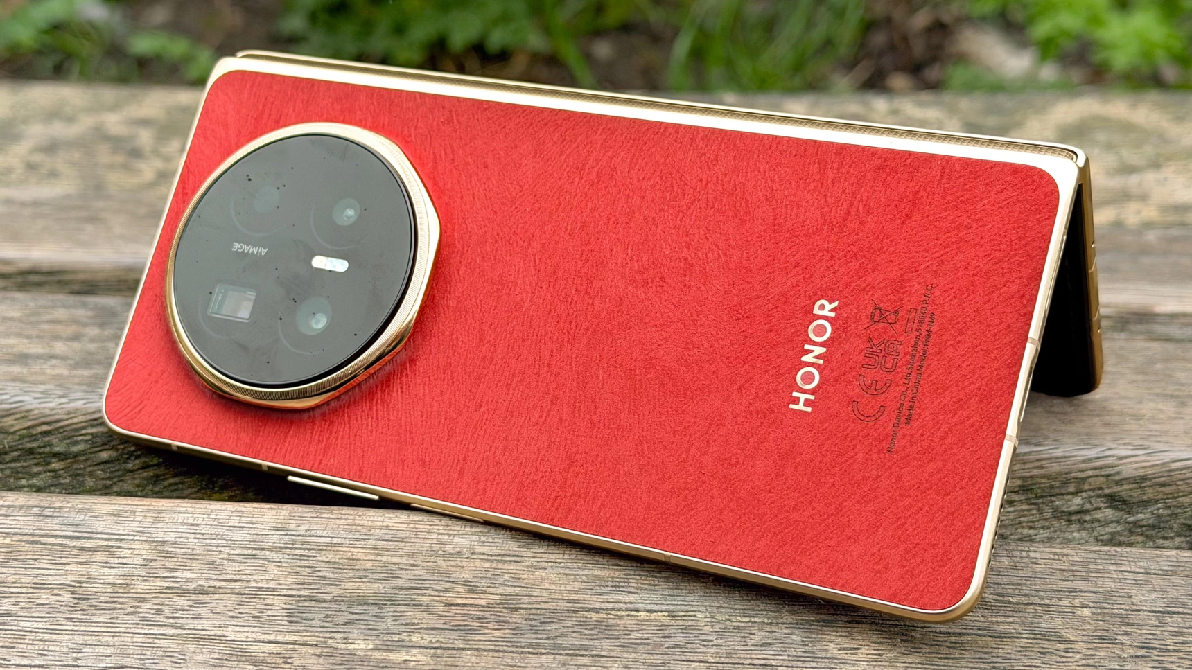 Honor Magic V6 が登場：世界最薄の折りたたみスマホに記録的な大容量