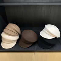 2026 Japanese Retro Black Newsboy Cap for Women, Autumn and Winter, Face-Slimming Duckbill Cap, Inte