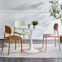 北歐風塑料餐椅 北歐餐椅家用塑料椅子現代簡約牛角洽談書桌椅凳子靠背網紅化妝椅【YJ8143】