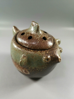 日本 河豚香爐，底部鏤空造型，鐵釉漸變色，帶香插，香道茶道花