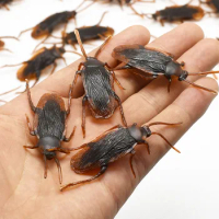 10pcs Fake Cockroach/Centipede Halloween decoration trick props horror gross bug roach spooky party decoration supplies Funny