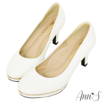 Ann’S美腿公式-小羊皮金色夾心防水台圓頭高跟鞋-白