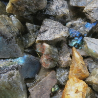 天然灰月光石拉長石原石毛料魚缸鋪料原礦石教學標本石擺件