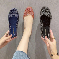 2024 Summer Ladies Shiny Crystal Shoes Fashion Hollow Breathable Dance Jelly Shoes Women's Flat Soft Sole Hole Beach Shoes