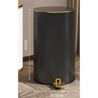 不銹鋼腳踏式垃圾桶(加高黑金)(尺寸:8L-32*21.5CM) 