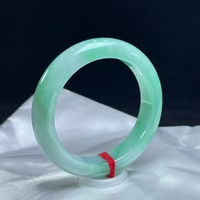 緬甸手鐲冰陽綠翡翠手鐲玉質細膩顏色正陽綠高貴優雅價效比推薦