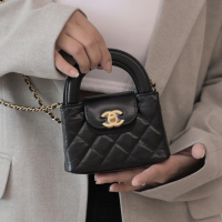 CHANEL KELLY BAG 經典CC LOGO超迷你小牛皮手提斜背兩用包(黑/金)