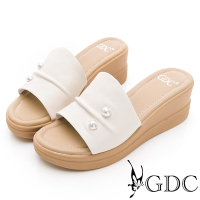 GDC-春夏氣質真珠柔軟真皮楔型厚底拖鞋-米色