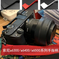 Kim loại Hot Giày Thumb-up hotshoe ngón tay cái lên Grip cho Sony A6000/A6300/a6400/A6500 máy ảnh ta