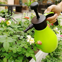 噴壺 虹越1.5L氣壓噴霧器水壺灑水壺家庭澆水澆花園藝工具用品