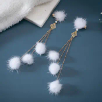 Antique hair ornaments Hanfu hairballs, fringed hairpin suit, furry white trim clipped, winter plush woman