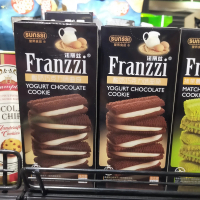 franzzi yoghurt chocolate cookie 115gr biscuit biskuit cokelat