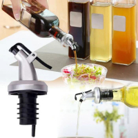 Sauce Bottle Gland Vinegar Bottle Stopper Leak-proof Oil Mouth Stopper Wine Pourer Olive Oil Sprayer Oil Bottle Bar Kitchen Tool