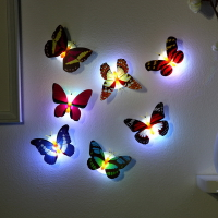 LED ผีเสื้อไฟกลางคืน3D ที่มีสีสันสติกเกอร์โคมไฟติดผนังสีสุ่ม DIY ห้องบ้านห้องนอนตกแต่งสำหรับเด็ก