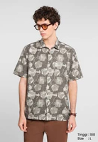 MANZONE - Kemeja Motif Lengan Pendek Pria Danzel 03 Comfort Fit - Olive Olive M