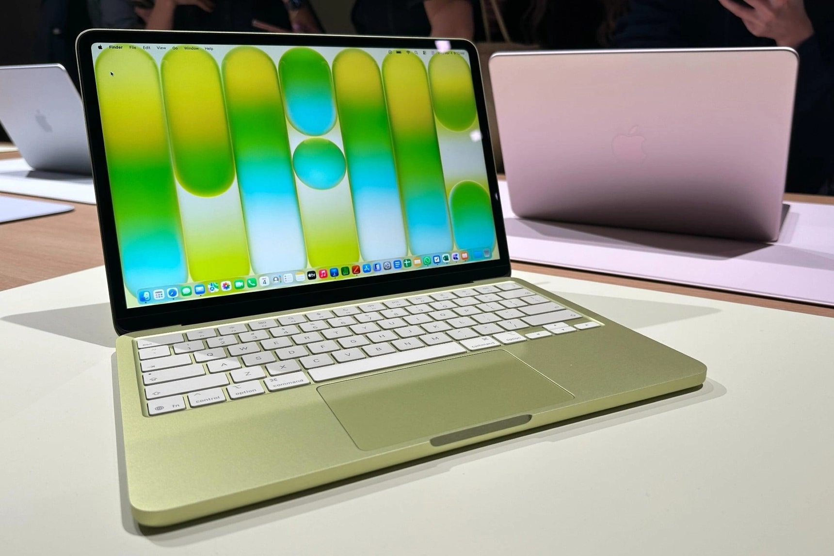 Apple が 599 ドルの MacBook Neo を発表、iPhone のパワーとカラフル