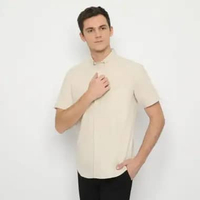 Platini Kemeja Pria Polos Lengan Pendek Katun Oxford Cream Nude 1069 L