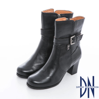【DN】時尚美型 側邊拉鍊釦帶裝飾粗跟短靴(黑)