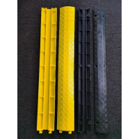 1 METER 1 CHANNEL YELLOW SAFETY PVC CABLE & HOSE PROTECTOR RAMP FLOOR HUMP TRUNKING (100 X 13 X 2CM)