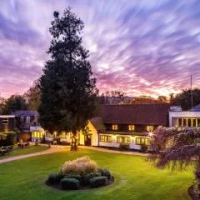 住宿 Sunday Box Hill Burford Bridge Hotel 多爾金