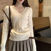 Dopamine apricot V-neck sweater for women, winter popular style, Fried Dough Twists niche, loose and