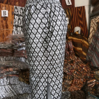 rok span sisik ikan silver bahan cattun prada Slim-fitting