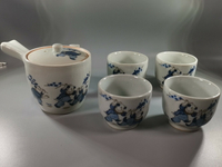 日本 青花染付嬰戲畫篇側把壺一只和四只杯子，青花染付嬰戲畫篇