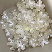 Manik Kelopak Bunga Ivory Broken White Edelweiss
