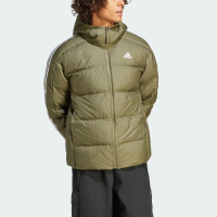 adidas 愛迪達 ESS 3s Mid D J 男 羽絨外套 連帽 運動 休閒 冬季 保暖 防潑水 橄欖綠(IK3214)
