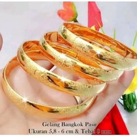 1 Pcs Gelang Tangan Bangkok Pasir Warna Emas Tebal 8 MM Bahan Titanium Tembaga Terbaik Anti Karat An