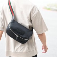 GUCCI 古馳  烙印LOGO帆布綠紅綠背帶腰包/胸口包(黑)