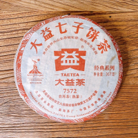 茶韻 普洱茶2010年大益7572-001熟茶餅357g一餅 茶葉禮盒(附茶樣10g.收藏盒x1.可提袋)