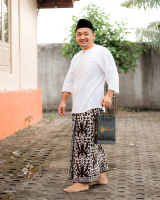 Sarung Batik Aljuwani bledak motif Pisang Bali / Pisan Bali (bahan mori katun/ primisima) Bunga Kain