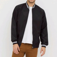 Jaket Pria parasut Varsiti