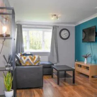 住宿 2ndHomeStays- Willenhall-A Serene 3 Bed House with a Garden View-Suitable for Contractors and Families-Sleeps 9 - 7 mins to J10 M6 and 21 mins to Birmingham