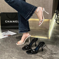 รองเท้าแตะ Stiletto, สไตล์ Kendall Jenner, ดีไซน์สวย, สีขาวโรมัน, สายรัดนิ้วเท้าสี่เหลี่ยม, Niche, ฤ