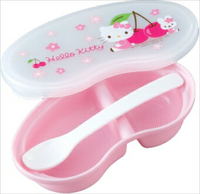 Hello Kitty 粉紅 櫻桃 嬰幼兒 外出 兩格 餐盒 附 湯匙 便當盒 日本製 正版 授權 J00012450