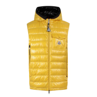 【MONCLER】男款 RAGOT 連帽羽絨背心-黃色(2號USA-M、3號USA-L、4號USA-XL)