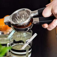 Fruit Squeezer Lime Juicer Ergonomic Handle Heavy-duty Polished Exterior Juice Extraction Hand Extractor for Kitchen