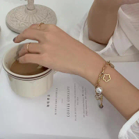 Gelang Tangan clover Bunga Titanium