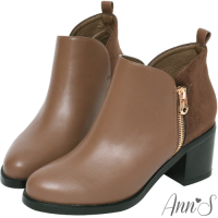 Ann’S時髦秋氛感-質感異材質側V剪裁拉鍊粗跟短靴-可可