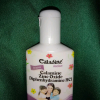 caladine lotion Calamine zinc oxide Diphenhydramine HCI Mengatasi Gatal alergi pada  kulit