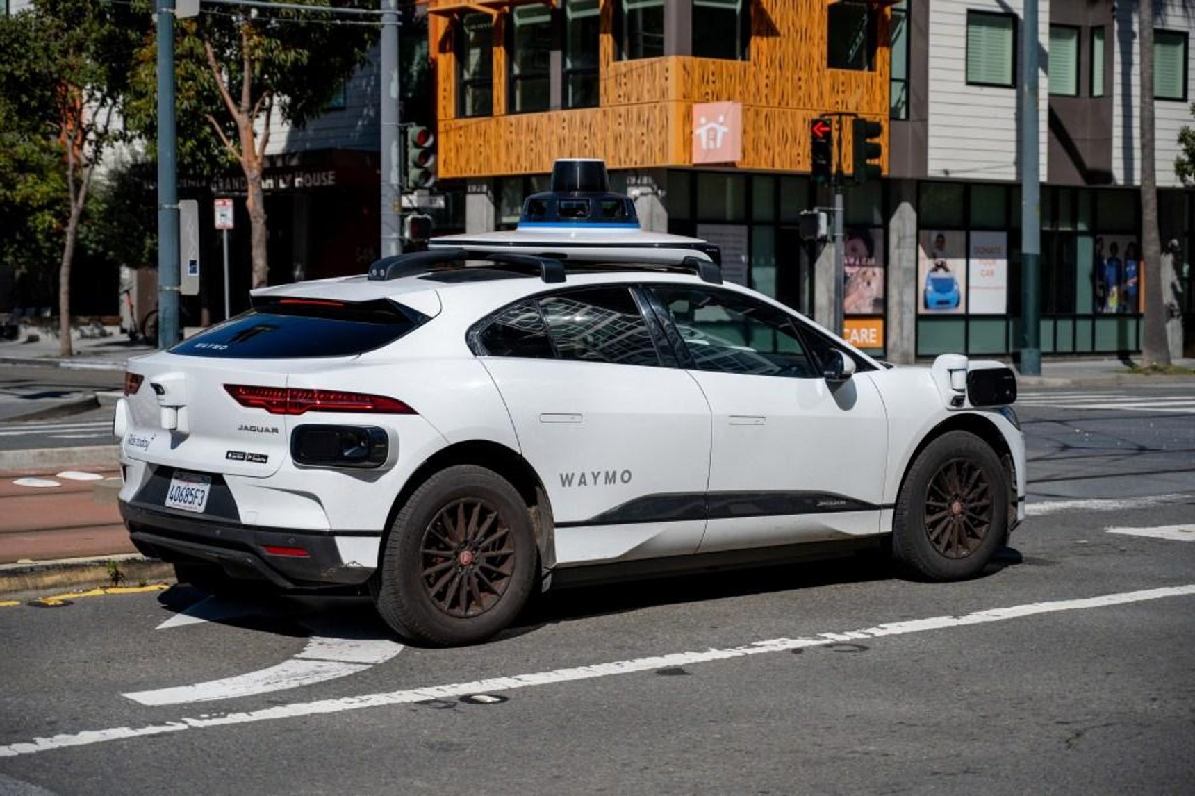 為什麼乘客選擇 Waymo 儘管價格更高：安全性和舒適性推動使用者接受溢價定價 — BigGo 財經